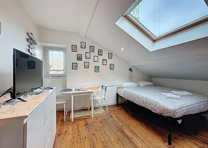 Avenue De La Republique - A Apartment *